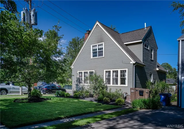 Photo 2 of Sale Pending at 214 Roycroft Blvd, Buffalo, NY 14226 | MLS# B1692810 | Listing updated on 2026-07-23