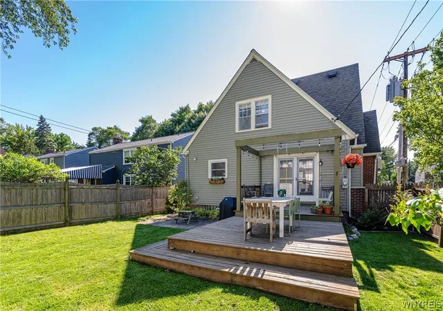 Photo 3 of Sale Pending at 214 Roycroft Blvd, Buffalo, NY 14226 | MLS# B1692810 | Listing updated on 2026-07-23