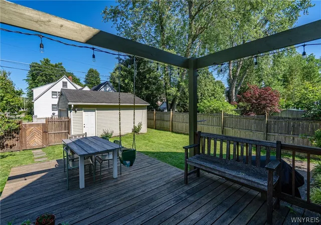 Photo 4 of Sale Pending at 214 Roycroft Blvd, Buffalo, NY 14226 | MLS# B1692810 | Listing updated on 2026-07-23