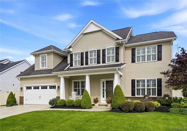 Homes for sale in Lancaster, NY | 5 Parliament Ln, Lancaster, NY 14086 | MLS# B1692654