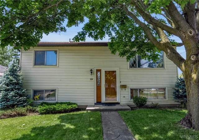 Homes for sale in Lancaster, NY | 124 Olanta St, Lancaster, NY 14043 | MLS# B1692682