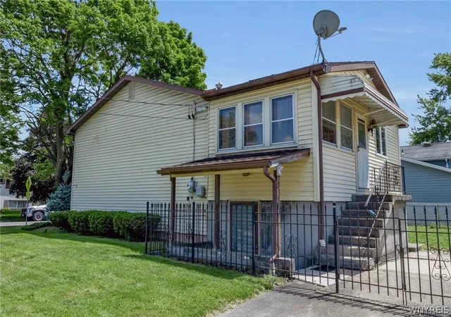 Homes for sale in Lancaster, NY | 124 Olanta St, Lancaster, NY 14043 | MLS# B1692682