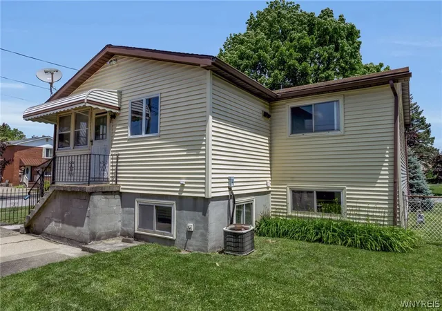 Homes for sale in Lancaster, NY | 124 Olanta St, Lancaster, NY 14043 | MLS# B1692682