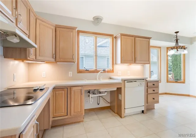 3rd image of 71 Niagara Shore Dr, Tonawanda, NY 14150 | MLS# B1692820