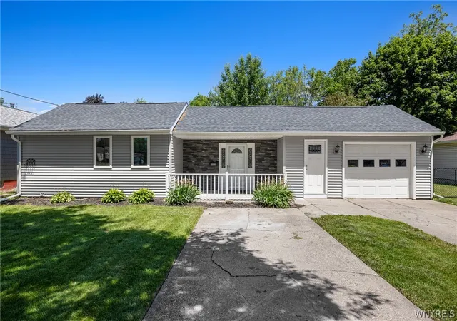 1st image of 405 Warner Ave, North Tonawanda, NY 14120 | MLS# B1692795