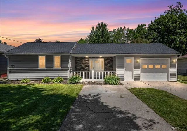 2nd image of 405 Warner Ave, North Tonawanda, NY 14120 | MLS# B1692795