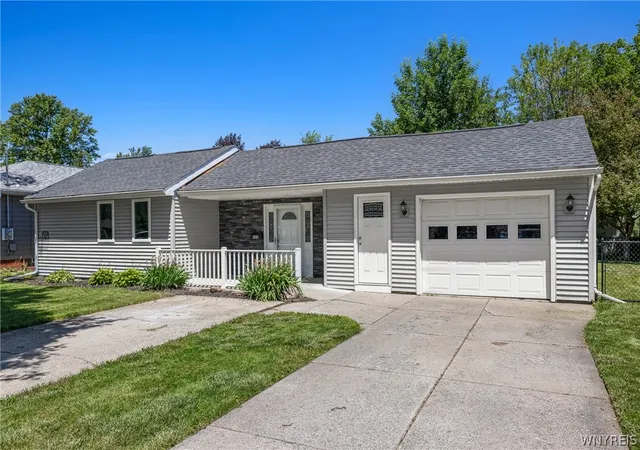 3rd image of 405 Warner Ave, North Tonawanda, NY 14120 | MLS# B1692795