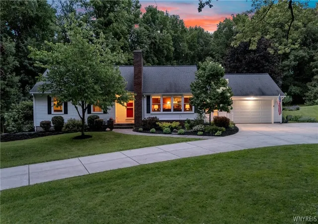 1st image of 150 Girdle Rd, East Aurora, NY 14052 | MLS# B1692583