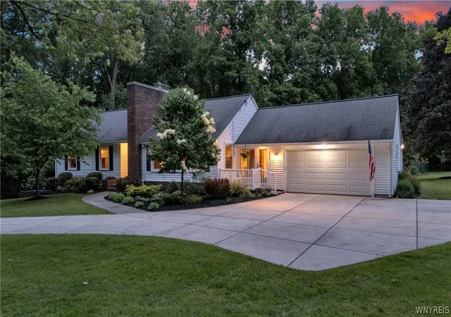 2nd image of 150 Girdle Rd, East Aurora, NY 14052 | MLS# B1692583