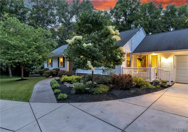3rd image of 150 Girdle Rd, East Aurora, NY 14052 | MLS# B1692583