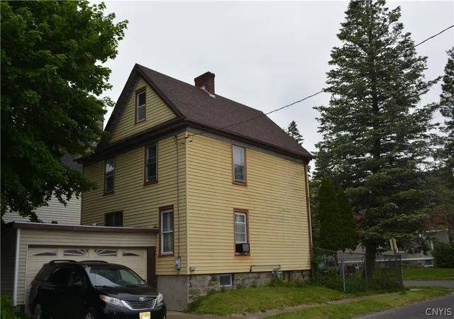 Homes for sale in Herkimer, NY | 111 N Bellinger St, Herkimer, NY 13350 | MLS# S1692660