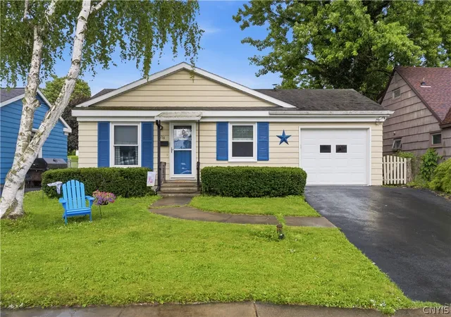 Homes for sale in De Witt, NY | 116 Schrouder St, De Witt, NY 13057 | MLS# S1692806