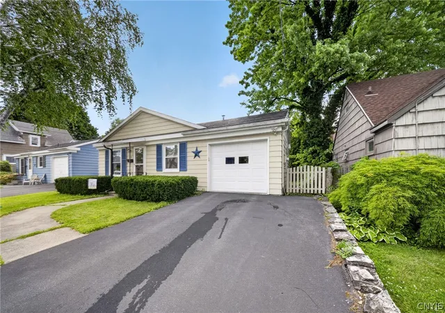 Homes for sale in De Witt, NY | 116 Schrouder St, De Witt, NY 13057 | MLS# S1692806