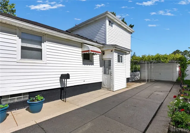 5th image of 246 Dupont Ave, Tonawanda, NY 14150 | MLS# B1692902
