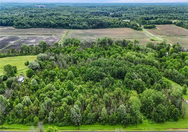 Photo 3 of House for sale at 7916 Brown Rd, Wolcott, NY 14590 | MLS# R1692396 | Listing updated on 2026-07-20