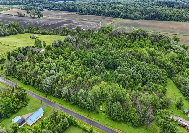 Photo 4 of House for sale at 7916 Brown Rd, Wolcott, NY 14590 | MLS# R1692396 | Listing updated on 2026-07-20