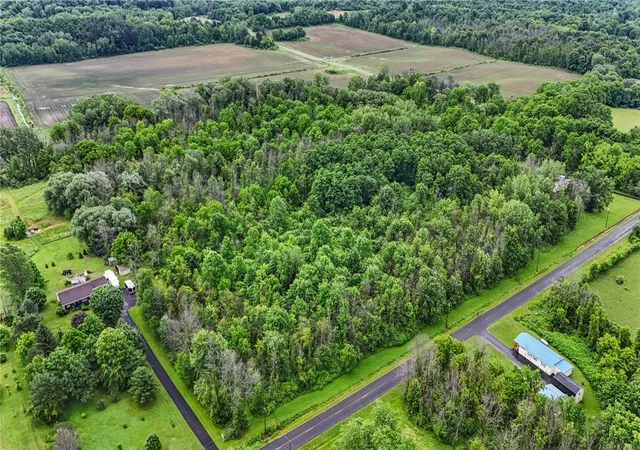 Photo 5 of House for sale at 7916 Brown Rd, Wolcott, NY 14590 | MLS# R1692396 | Listing updated on 2026-07-20