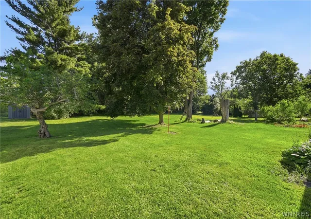 3rd image of 3635 Klemer Rd, North Tonawanda, NY 14120 | MLS# B1692514