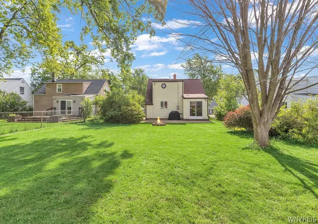 Homes for sale in Cheektowaga, NY | 484 Walton Dr, Cheektowaga, NY 14225 | MLS# B1692782