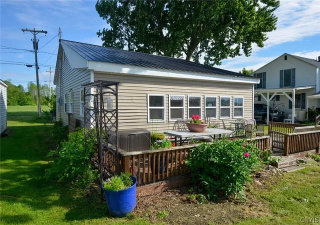 Homes for sale in Cape Vincent, NY | 2220 Humphrey Ln, Cape Vincent, NY 13618 | MLS# S1692066