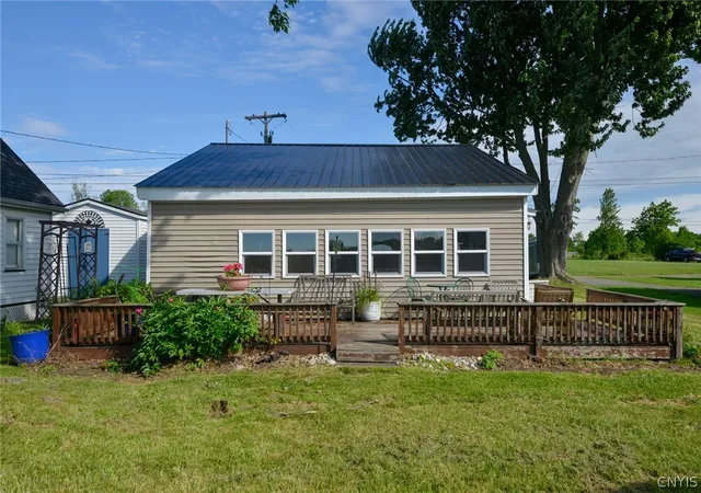Homes for sale in Cape Vincent, NY | 2220 Humphrey Ln, Cape Vincent, NY 13618 | MLS# S1692066