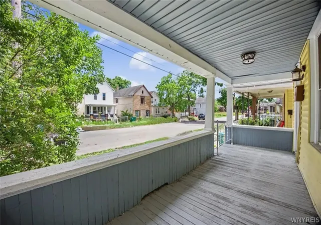 Photo 3 of Single family home for sale at 438 20th Street, Niagara Falls, NY 14303 | MLS# B1692355 | Listing updated on 2026-07-03