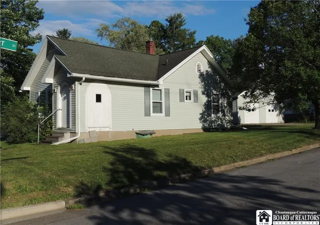 2nd image of 153 Brad St, Jamestown, NY 14701 | MLS# R1690043