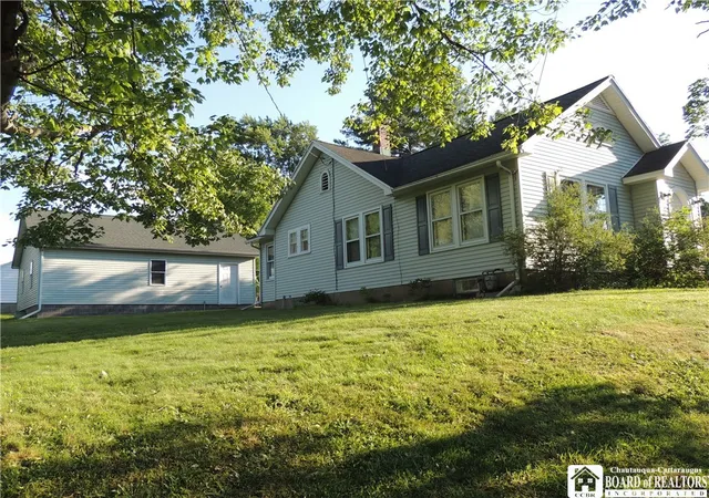 3rd image of 153 Brad St, Jamestown, NY 14701 | MLS# R1690043