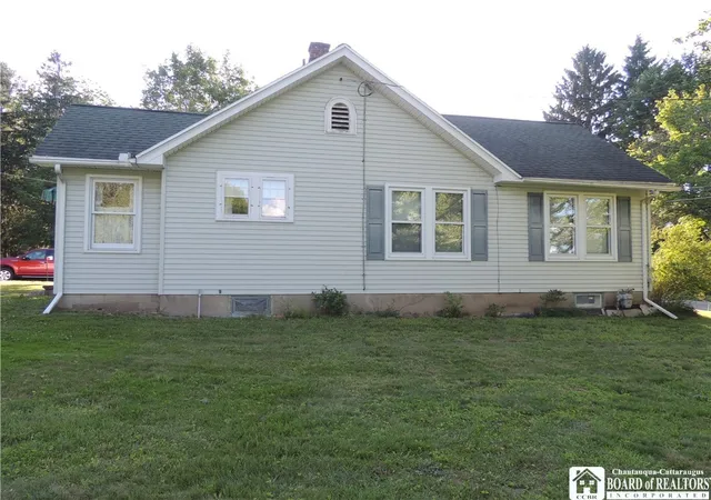 4th image of 153 Brad St, Jamestown, NY 14701 | MLS# R1690043