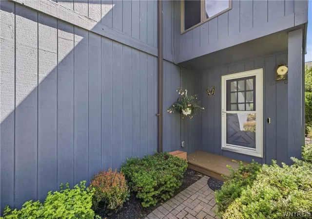 Homes for sale in Lewiston, NY | 714 Tuscarora St, Lewiston, NY 14092 | MLS# B1692536