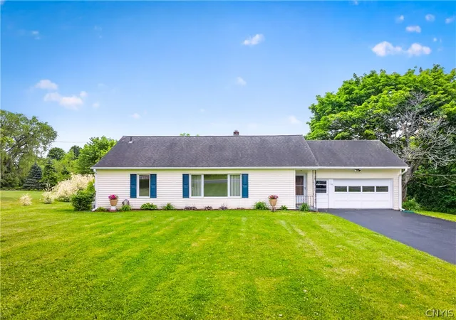 Homes for sale in New Hartford, NY | 514 Higby Rd, New Hartford, NY 13413 | MLS# S1692676