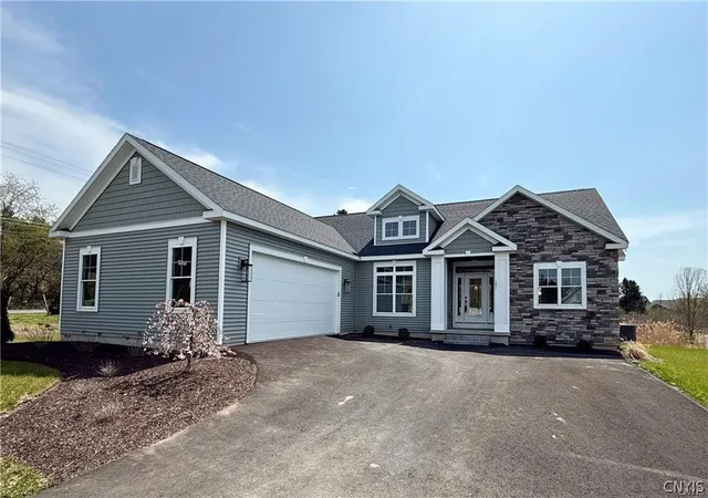 Homes for sale in De Witt, NY | 6237 Steinway Dr, De Witt, NY 13078 | MLS# S1692302