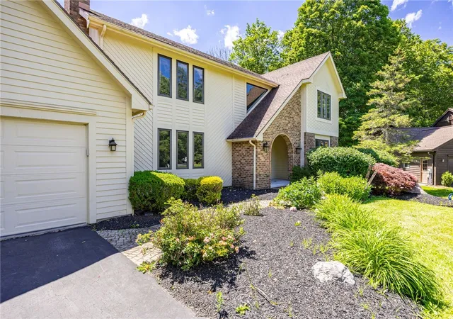2nd image of 45 Split Rock Rd, Pittsford, NY 14534 | MLS# R1685135