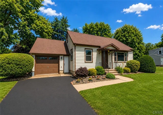 1st image of 205 Kies Dr, Liverpool, NY 13090 | MLS# S1691324