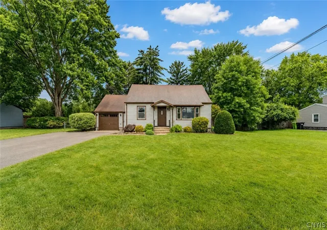 2nd image of 205 Kies Dr, Liverpool, NY 13090 | MLS# S1691324