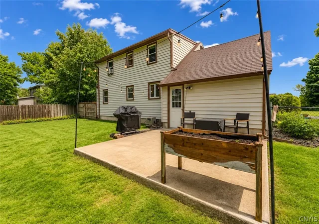 32nd image of 205 Kies Dr, Liverpool, NY 13090 | MLS# S1691324