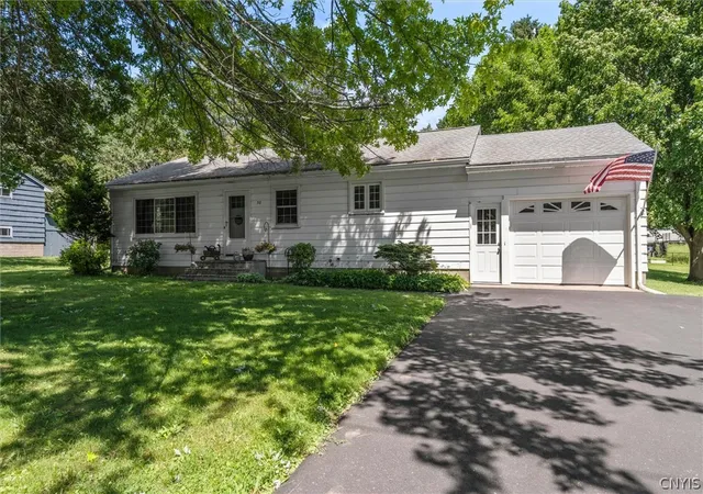 2nd image of 32 Artillery Ln, Lysander, NY 13027 | MLS# S1692985