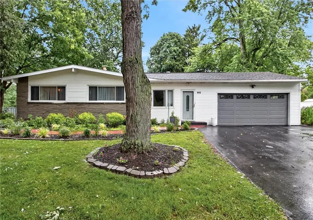 2nd image of 624 Pinnacle Rd, Pittsford, NY 14534 | MLS# R1693029