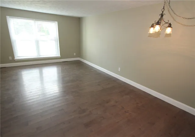 3rd image of 84 Springwood Dr, Webster, NY 14580 | MLS# R1692882