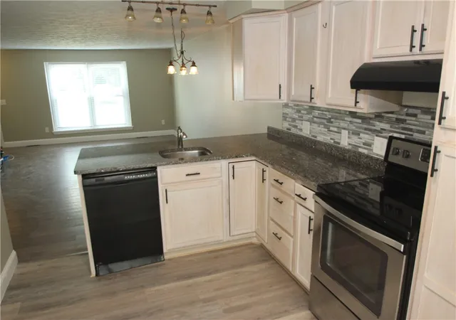 5th image of 84 Springwood Dr, Webster, NY 14580 | MLS# R1692882