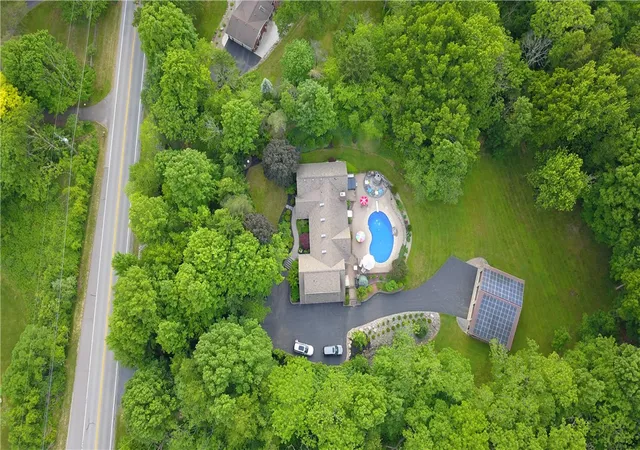 3rd image of 7160 Gillis Rd, Victor, NY 14564 | MLS# R1692695