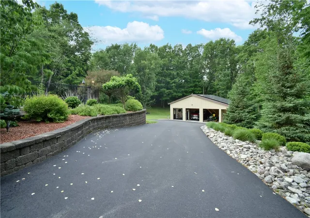 5th image of 7160 Gillis Rd, Victor, NY 14564 | MLS# R1692695