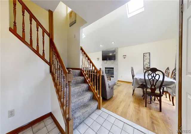 2nd image of 6983 Samantha Ct, Wheatfield, NY 14304 | MLS# B1693060