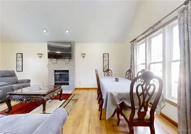 4th image of 6983 Samantha Ct, Wheatfield, NY 14304 | MLS# B1693060