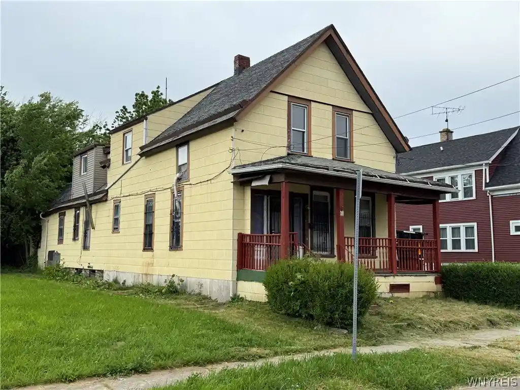 Multi family home for sale at 38 Kingsley St, Buffalo, NY 14208 | MLS# B1687211