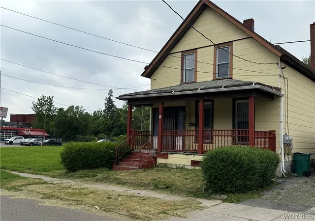 3rd image of 38 Kingsley St, Buffalo, NY 14208 | MLS# B1687211
