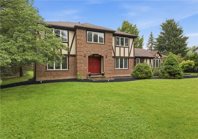 1st image of 303 Maidstone Dr, Webster, NY 14580 | MLS# R1688389