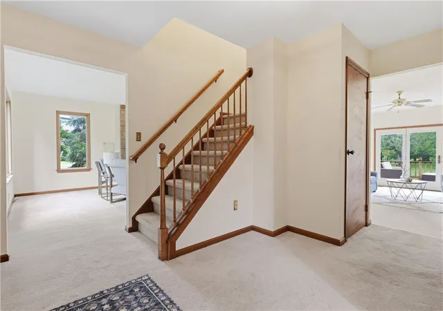 5th image of 303 Maidstone Dr, Webster, NY 14580 | MLS# R1688389
