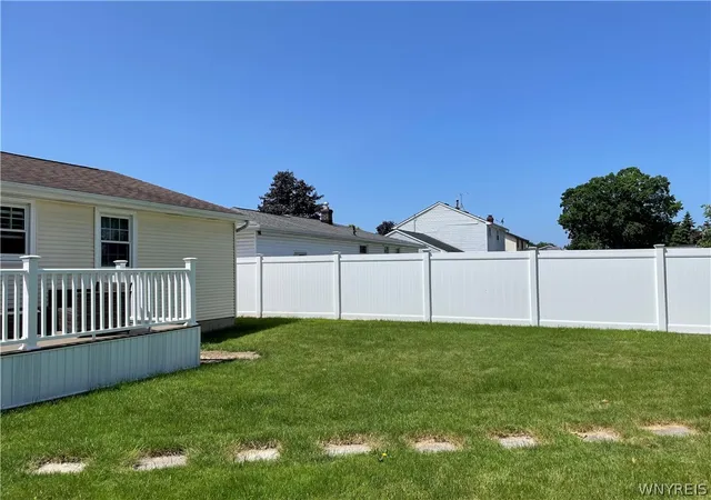 3rd image of 498 Fairmont Ave, North Tonawanda, NY 14120 | MLS# B1693087