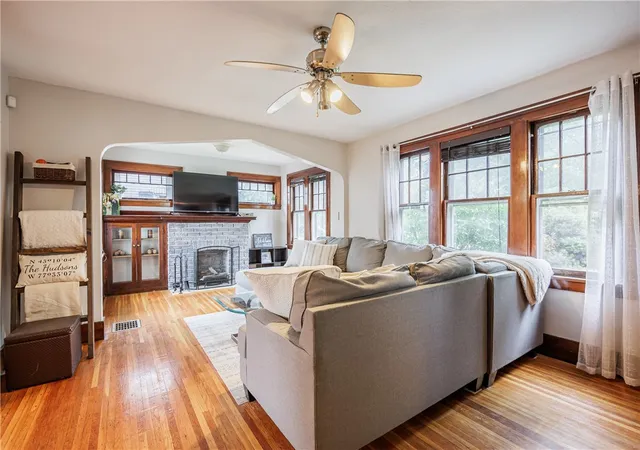 4th image of 39 Brockley Rd, Rochester, NY 14609 | MLS# R1692674